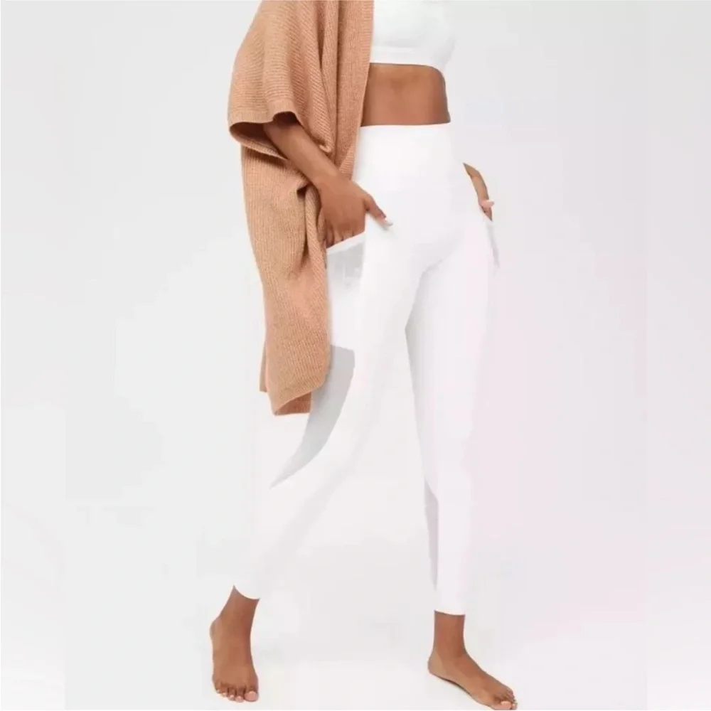 OFFLINE by Aerie Goals Mesh Leggings - White - Picture 6 of 7